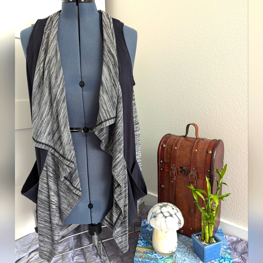 LOGO Stylish Black and Gray Drape Vest Large